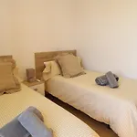 Βίλα 2 Jacuzzis,10 People,villa,nearby Beach,terrace