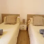2 Jacuzzis,10 People,villa,nearby Beach,terrace Βίλα