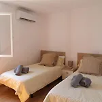 Βίλα 2 Jacuzzis,10 People,villa,nearby Beach,terrace